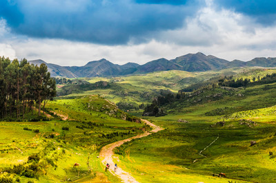 Daniel Ricardo González - riders in the mountains of cusco peru - Auszeichnung in der Kategorie „Orte mit Fernweh-Faktor“
